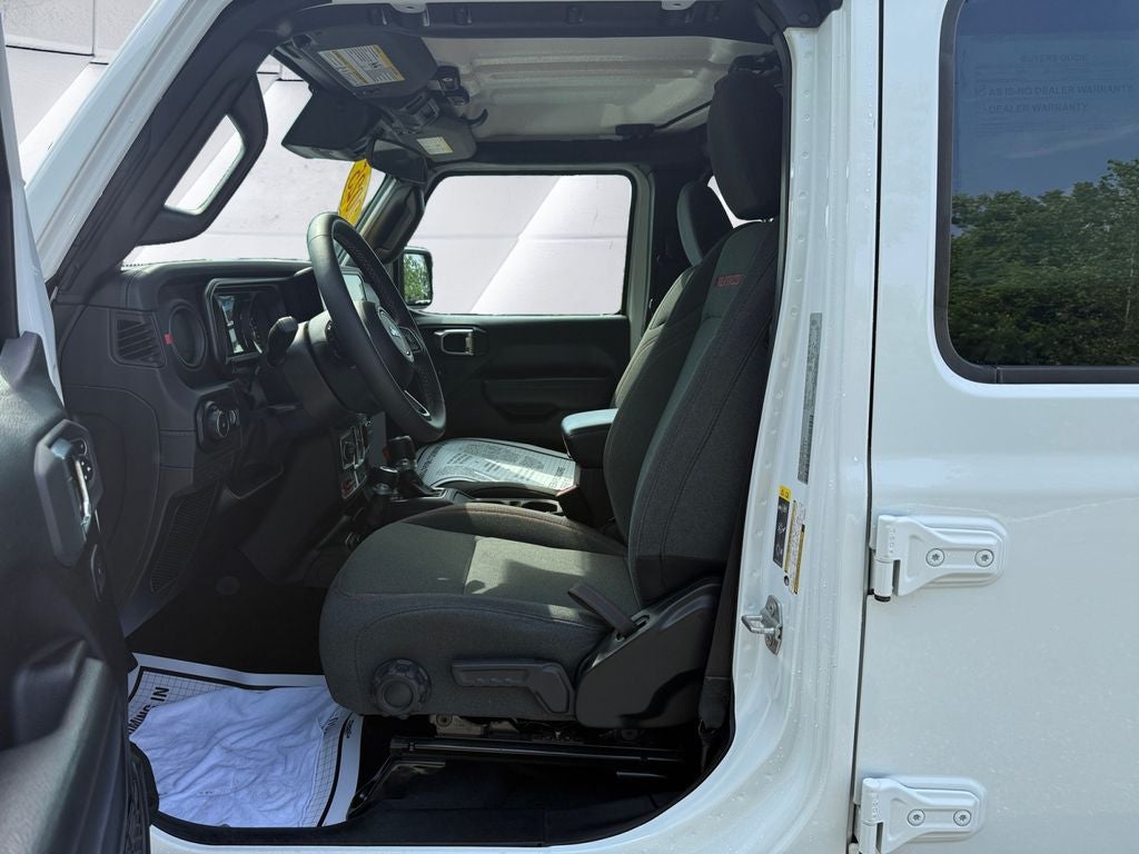 2025 Jeep Wrangler 4-Door Rubicon - Photo 11