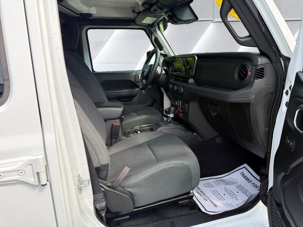 2025 Jeep Wrangler 4-Door Rubicon - Photo 17