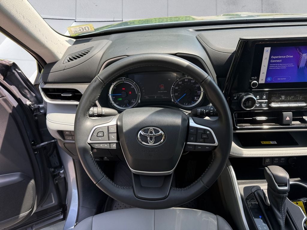 2023 Toyota Highlander Hybrid Base