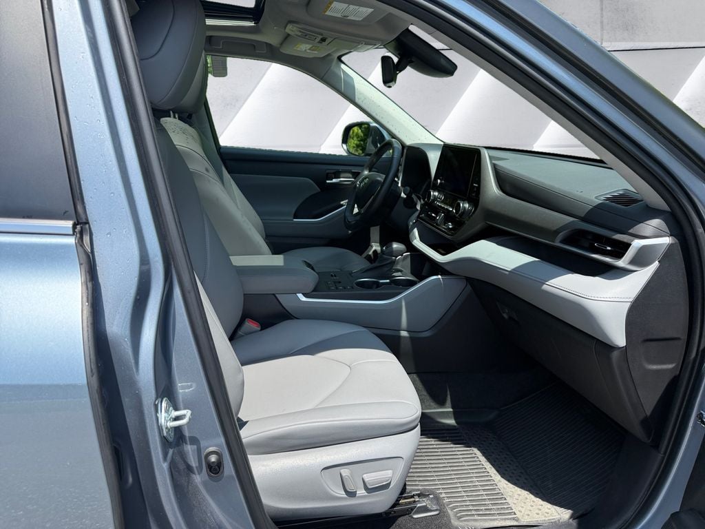 2023 Toyota Highlander Hybrid Base