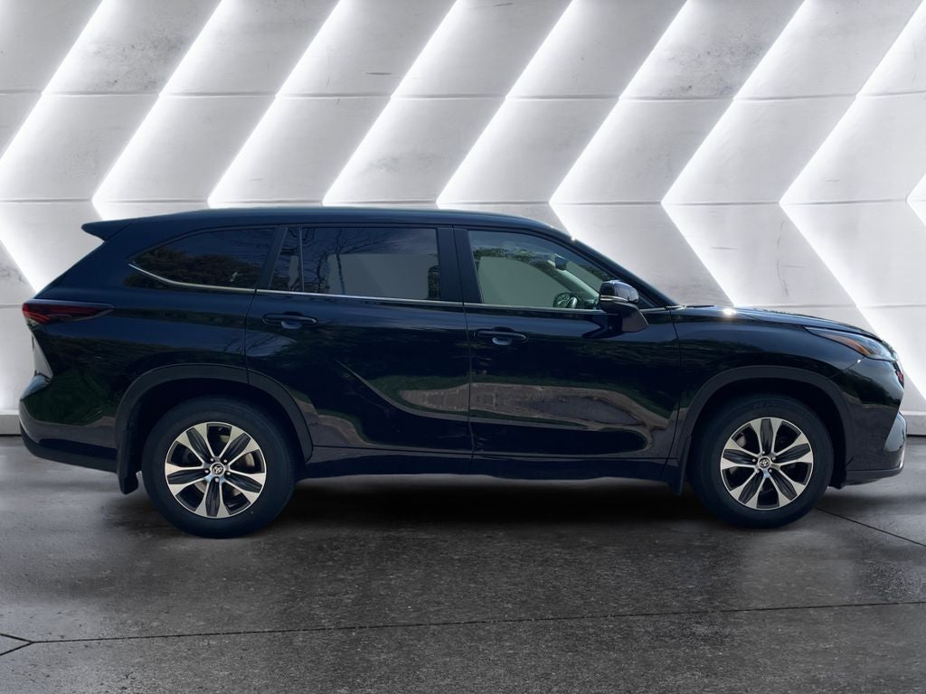 2024 Toyota Highlander Base