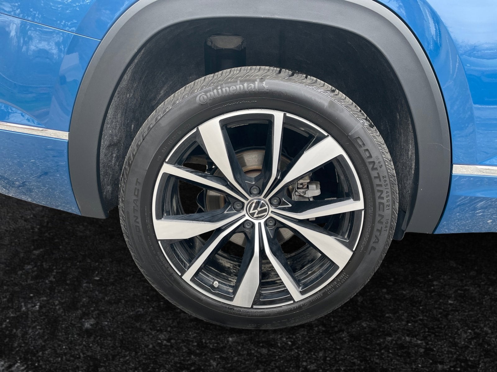 2025 Volkswagen Atlas 2.0T SEL Premium R-Line