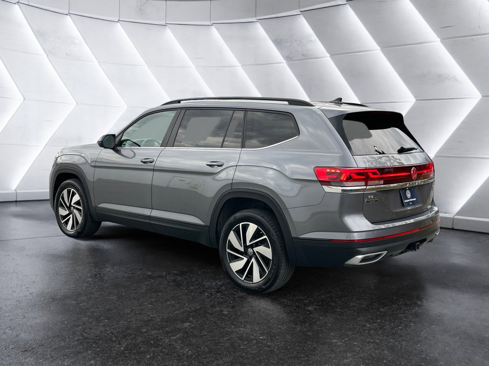 2025 Volkswagen Atlas 2.0T SE w/Technology