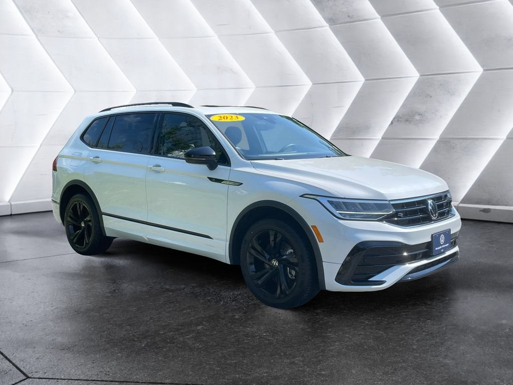 2023 Volkswagen Tiguan SE R-Line Black