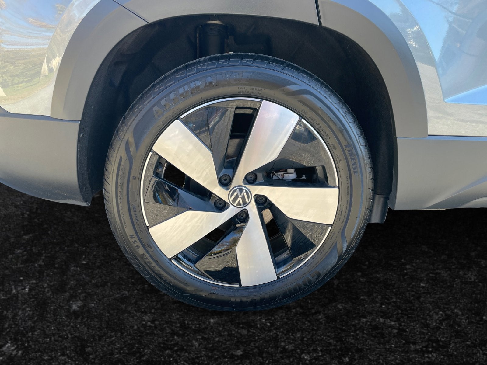 2025 Volkswagen Taos S