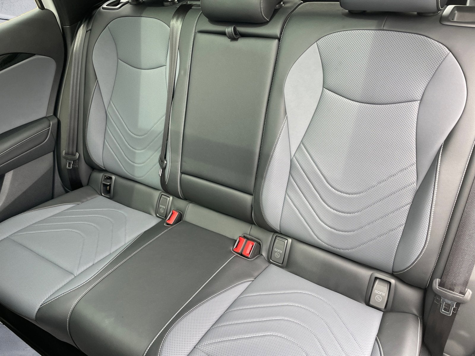 2025 Volkswagen Tiguan SE R-Line Black