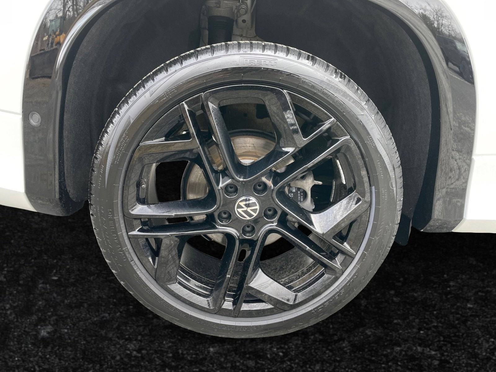 2025 Volkswagen Tiguan SE R-Line Black