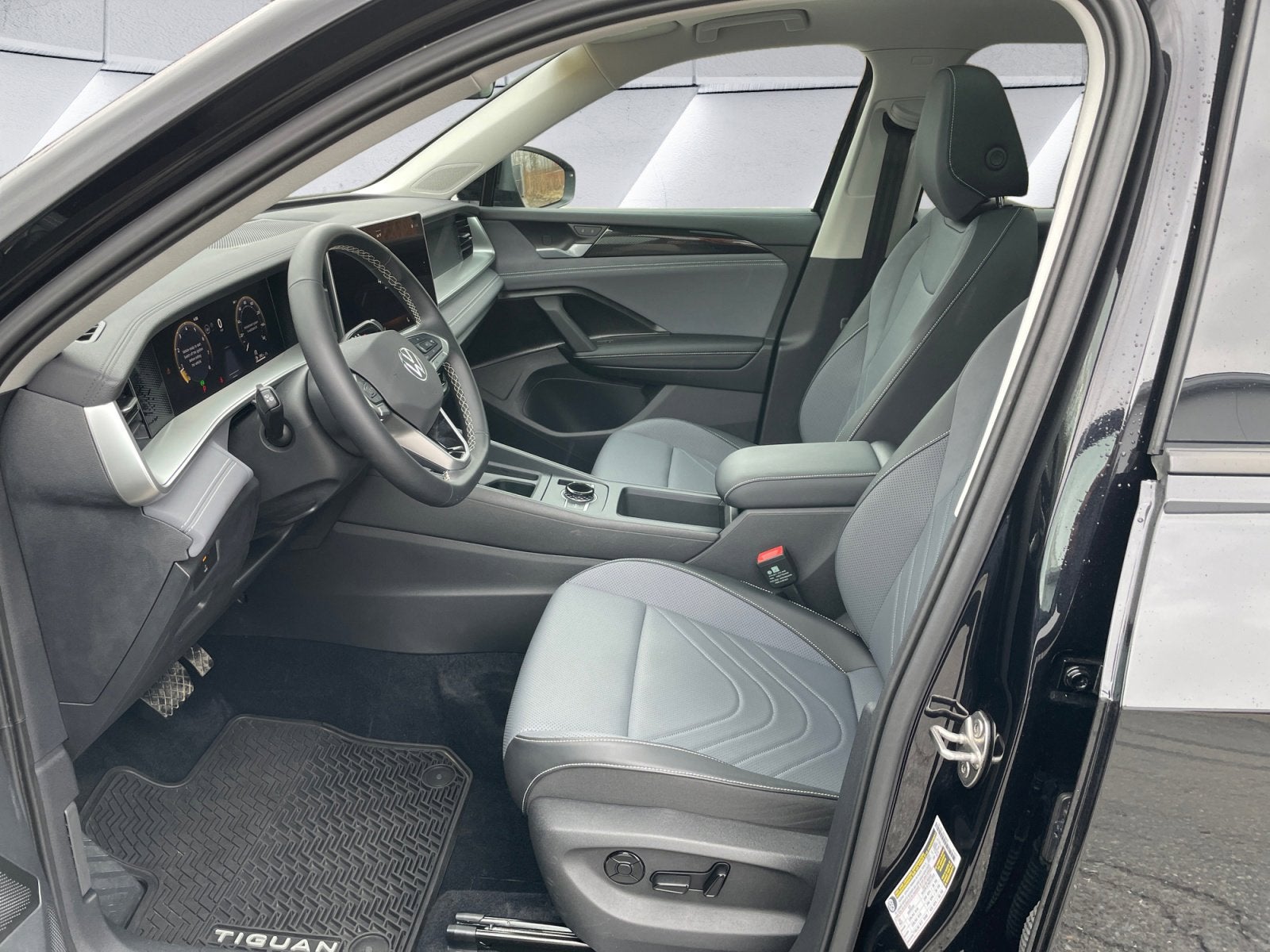 2025 Volkswagen Tiguan SE