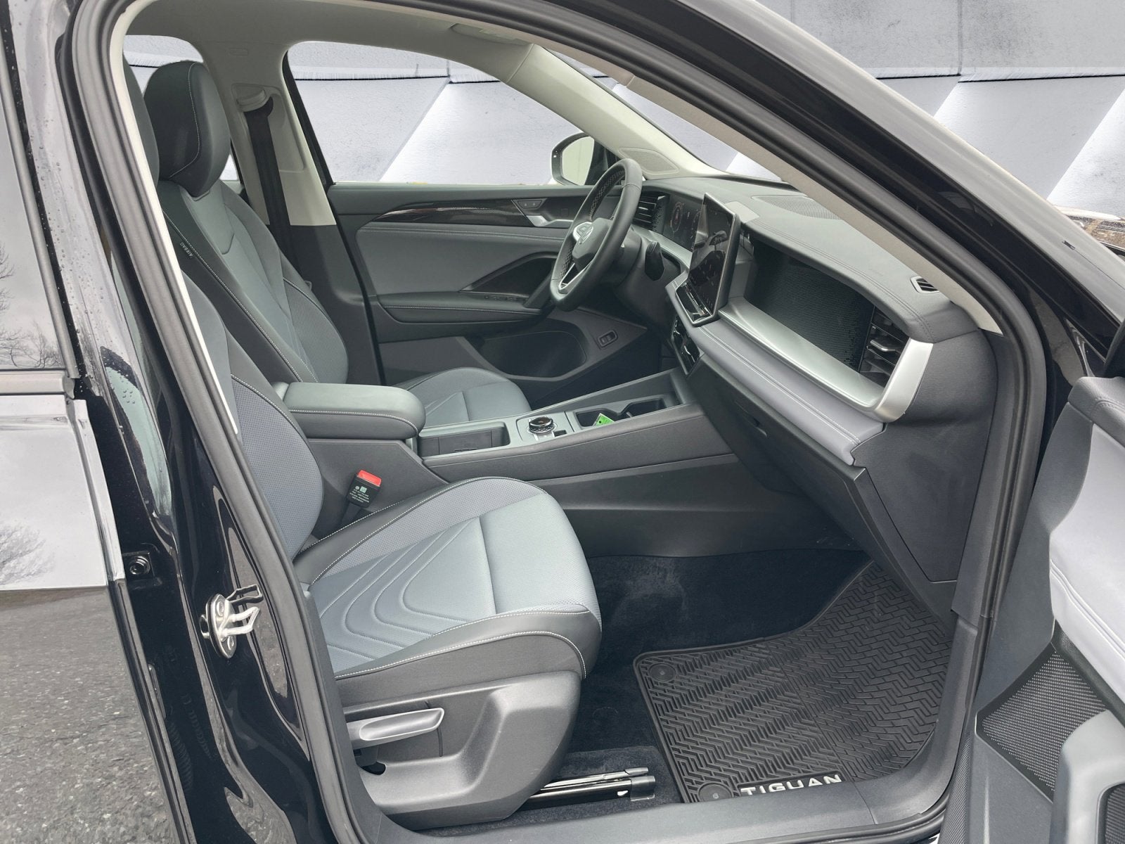 2025 Volkswagen Tiguan SE