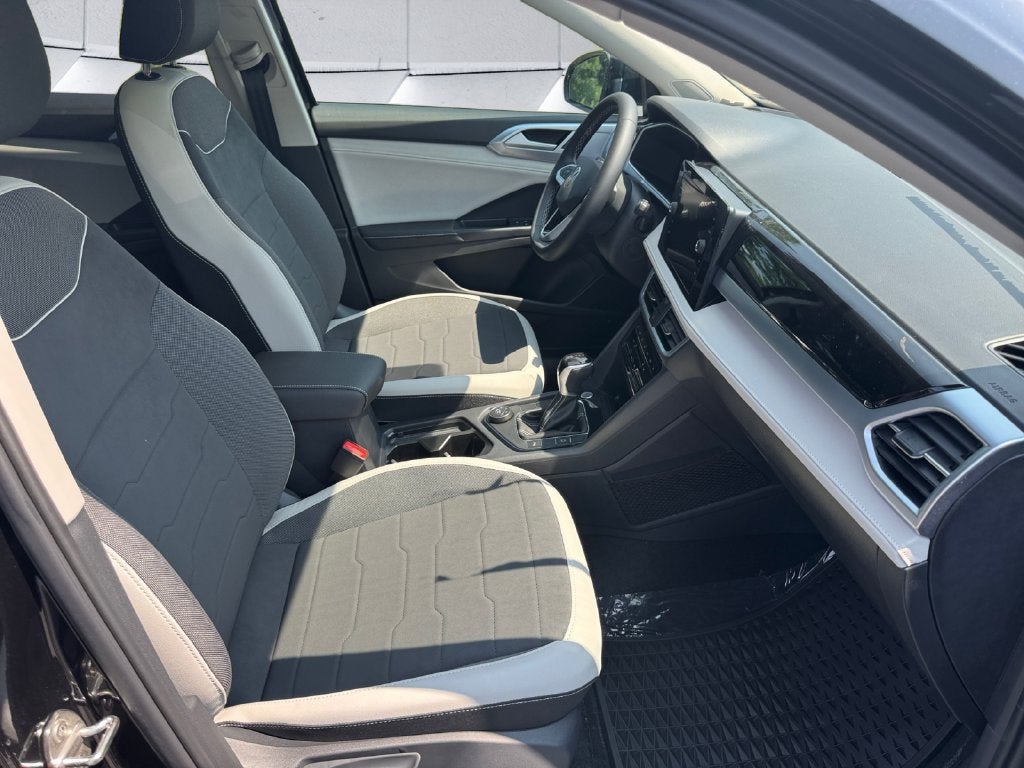 2025 Volkswagen Taos SE