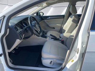 2017 Volkswagen Golf Alltrack Base