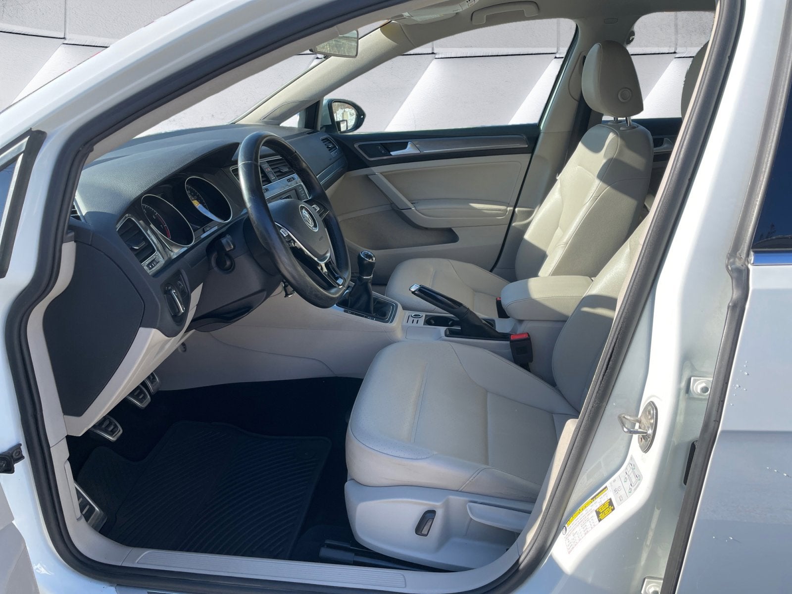 2017 Volkswagen Golf Alltrack Base