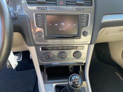 2017 Volkswagen Golf Alltrack Base