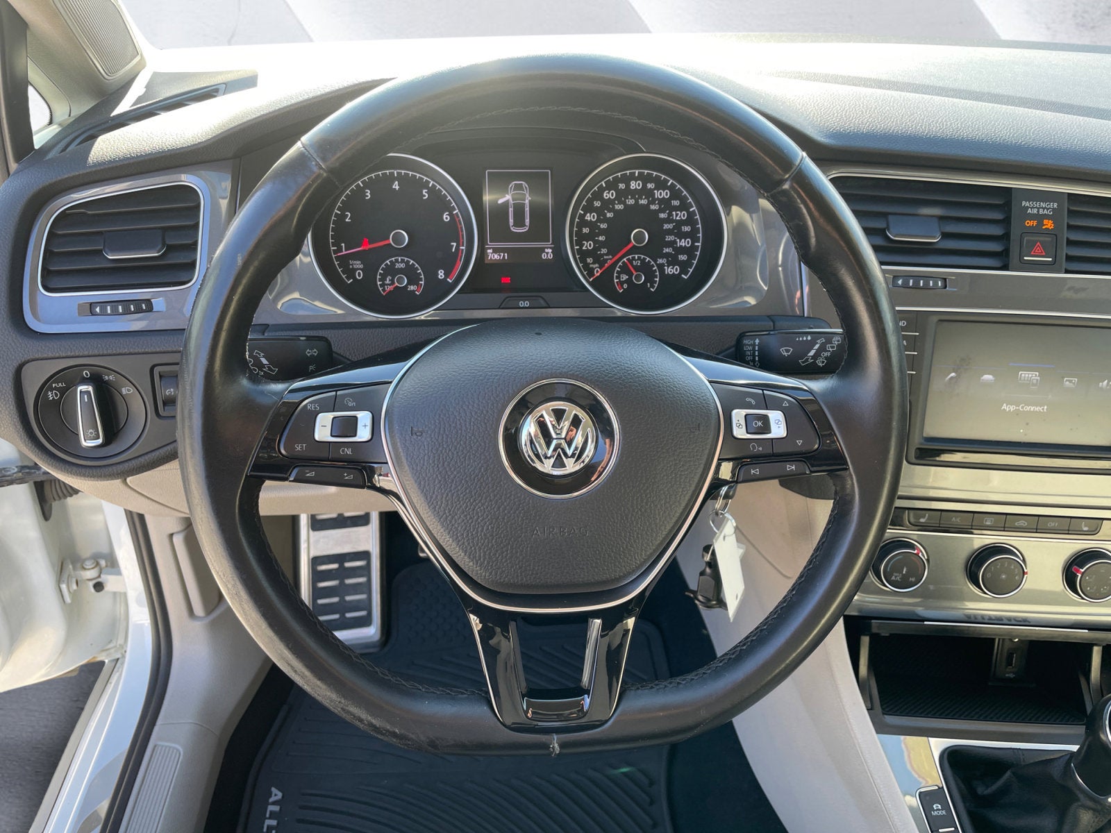 2017 Volkswagen Golf Alltrack Base