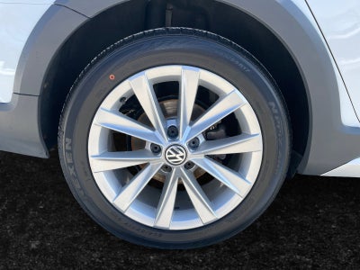 2017 Volkswagen Golf Alltrack Base