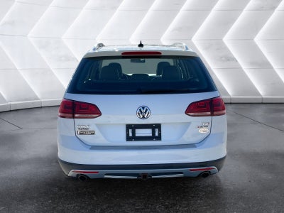 2017 Volkswagen Golf Alltrack Base