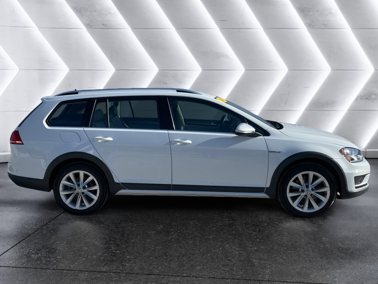 2017 Volkswagen Golf Alltrack Base