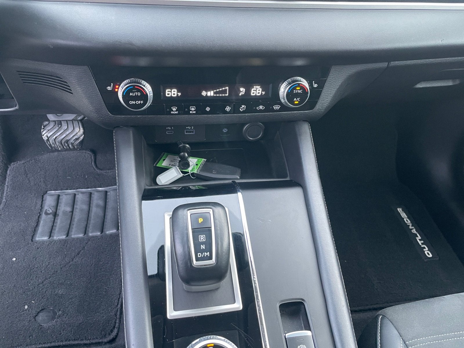 2024 Mitsubishi Outlander Base