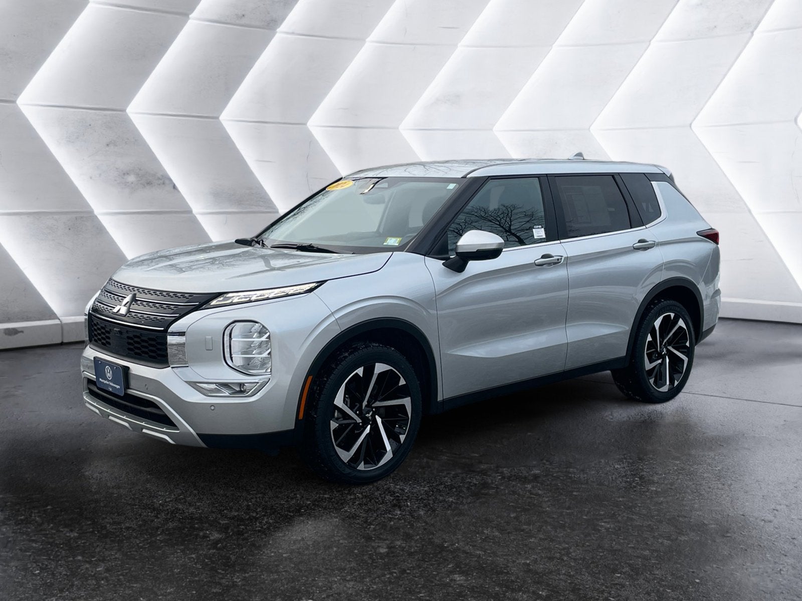 2024 Mitsubishi Outlander Base