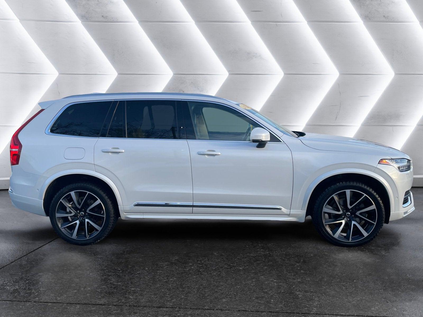 2023 Volvo XC90 Plus