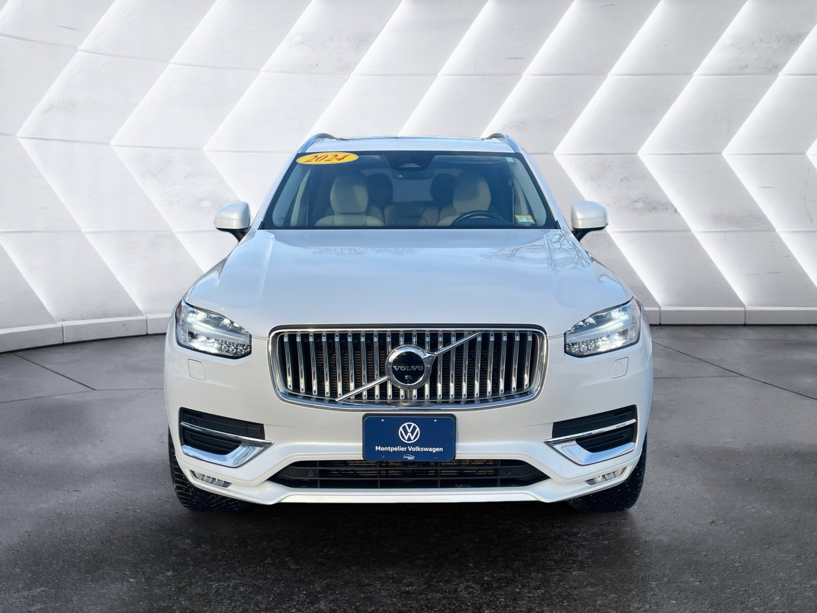 2023 Volvo XC90 Plus