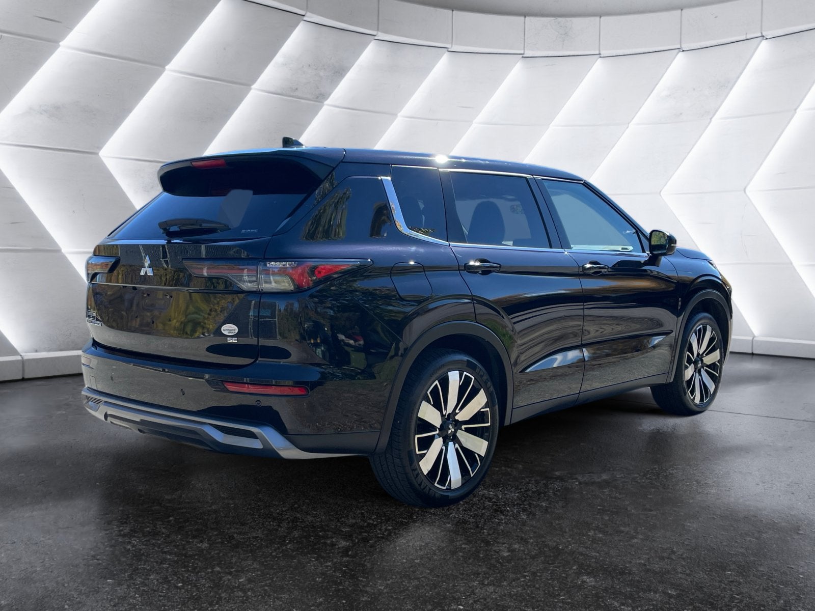 2025 Mitsubishi Outlander Base