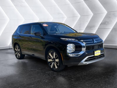 2025 Mitsubishi Outlander Base